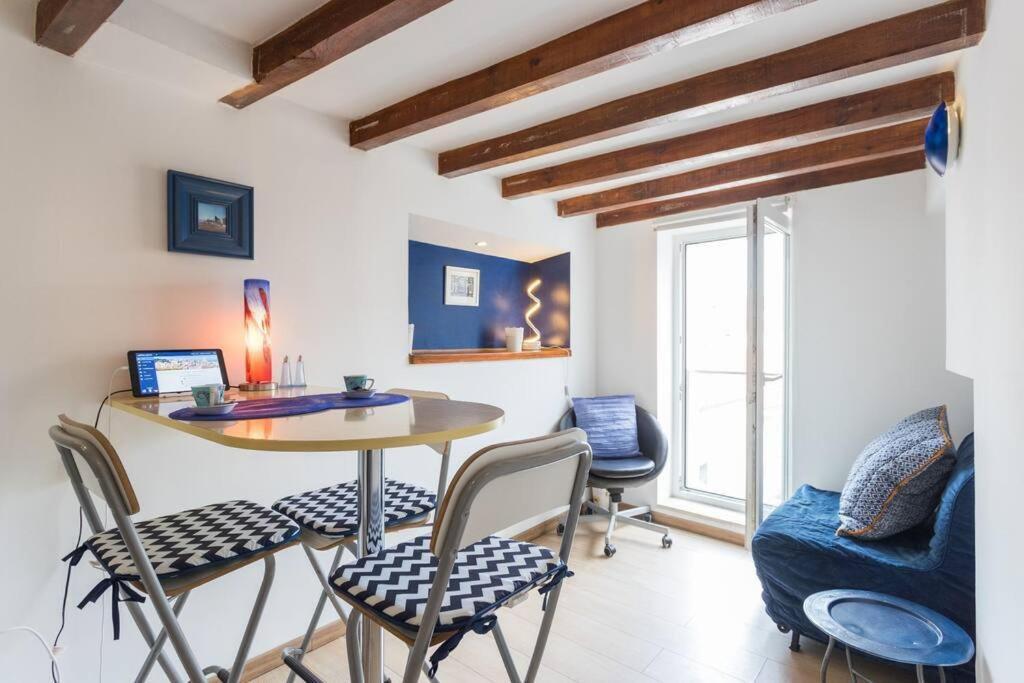 Mouraria 3 - Historic Duplex Lisbon