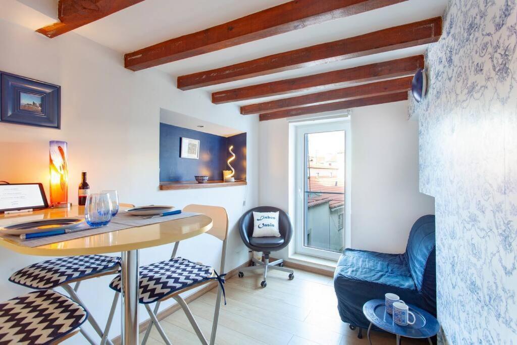 Mouraria 3 - Historic Duplex * Lisbon