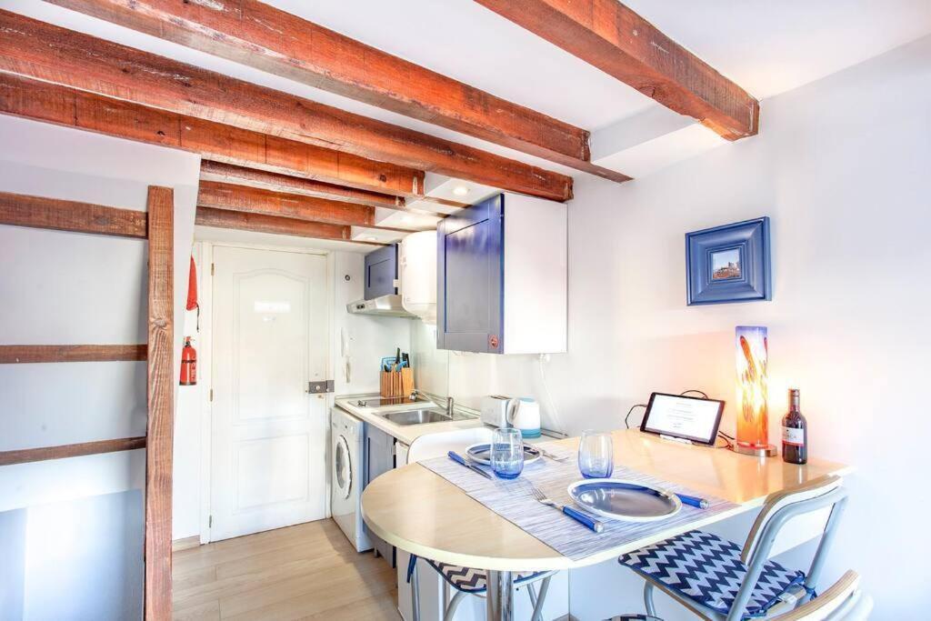 Mouraria 3 - Historic Duplex Lisbon